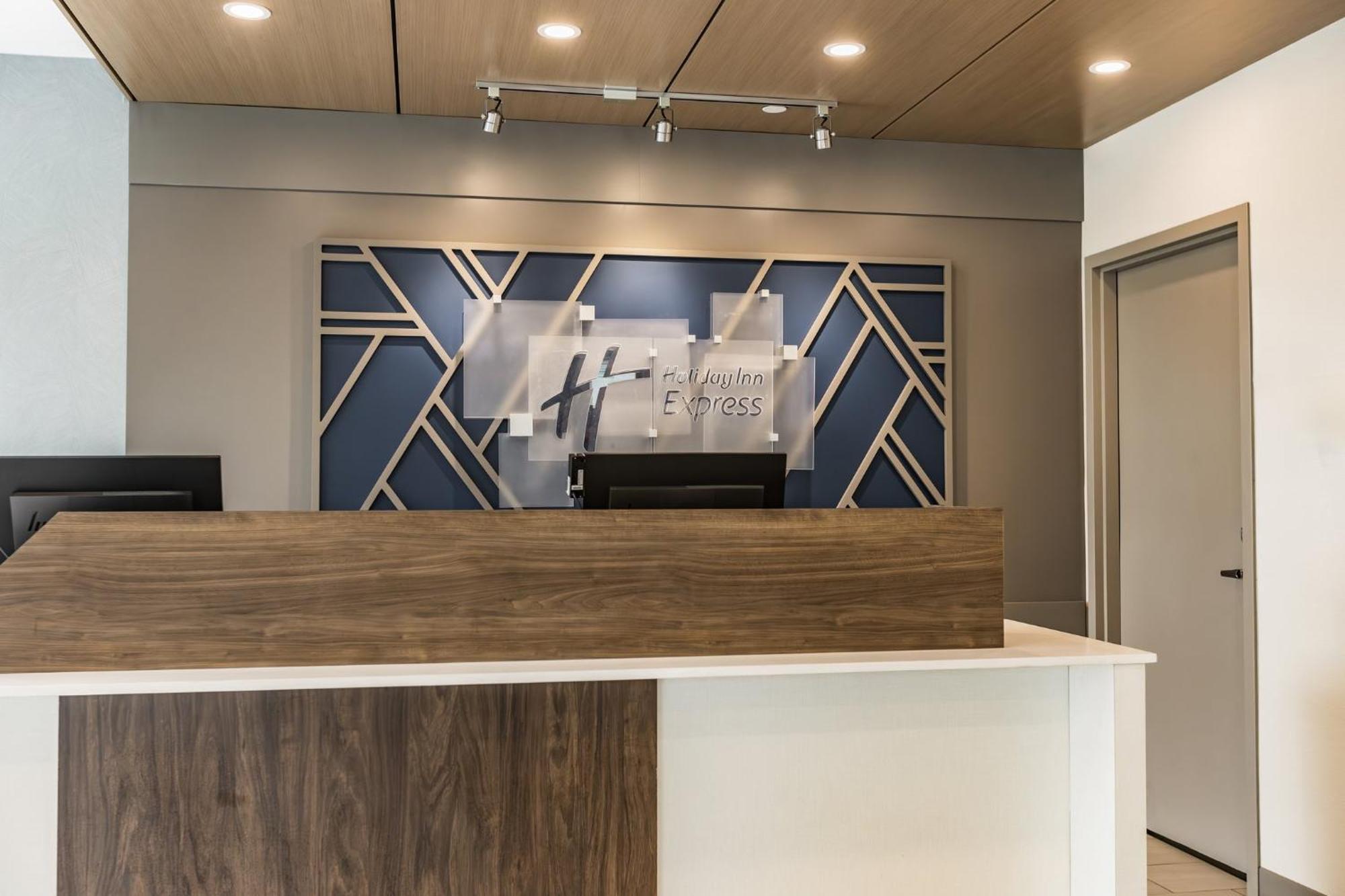 Express Toronto-north York By Ihg 3*