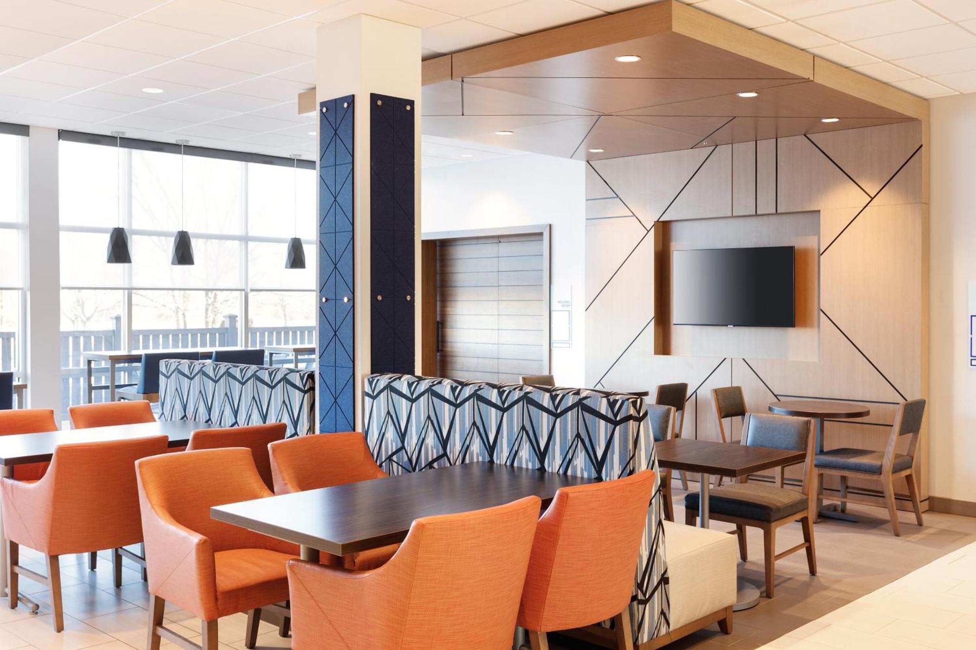 Express Toronto-north York By Ihg Hotel 3*