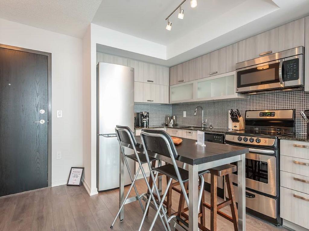 Aoc Suites - Penthouse Condo Apartment