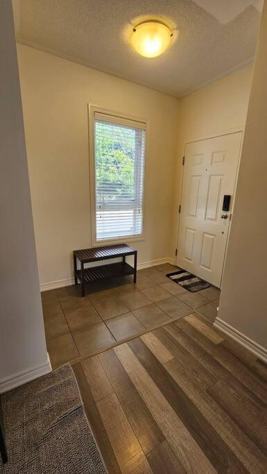 Entire 2 Bedroom Townhouse In Toronto! Apartment
