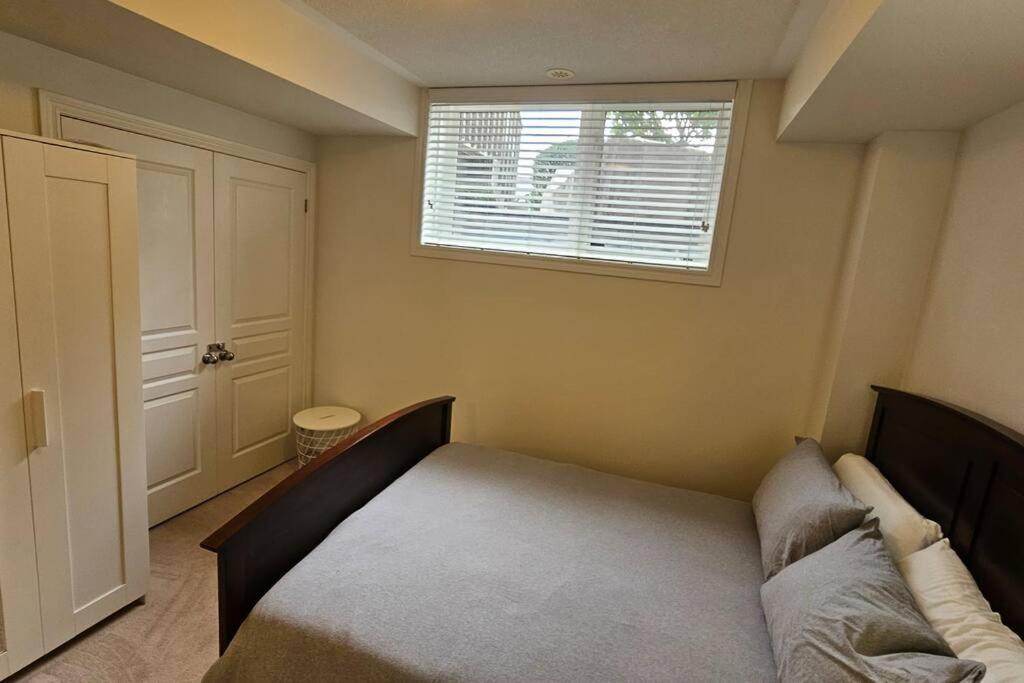 Entire 2 Bedroom Townhouse In Toronto! *