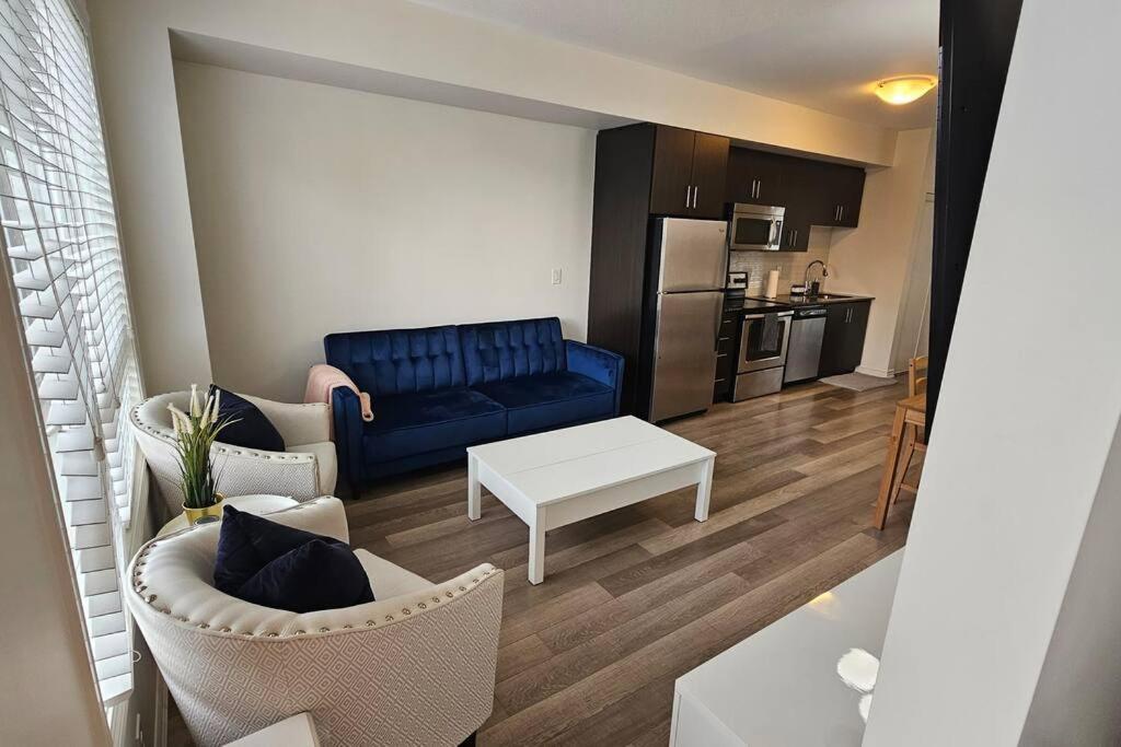 Entire 2 Bedroom Townhouse In Toronto! Apartment *
