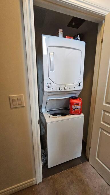 Entire 2 Bedroom Townhouse In Toronto!