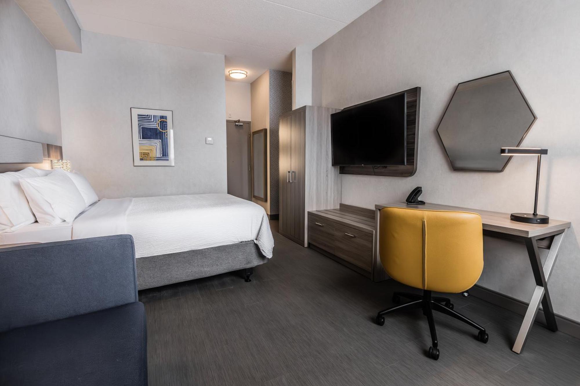 Hotel Express Toronto-north York By Ihg Toronto