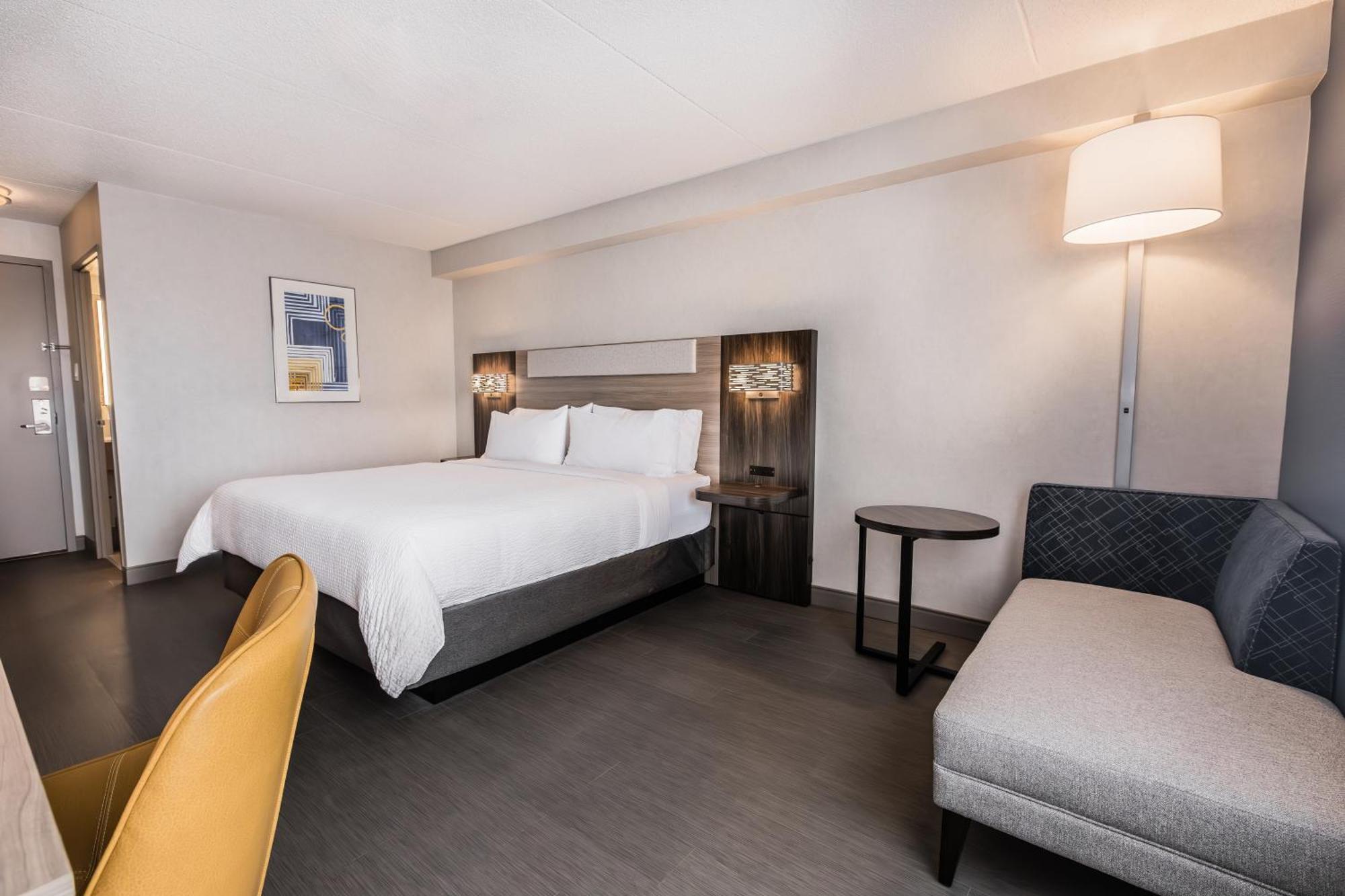 Express Toronto-north York By Ihg Hotel 3*