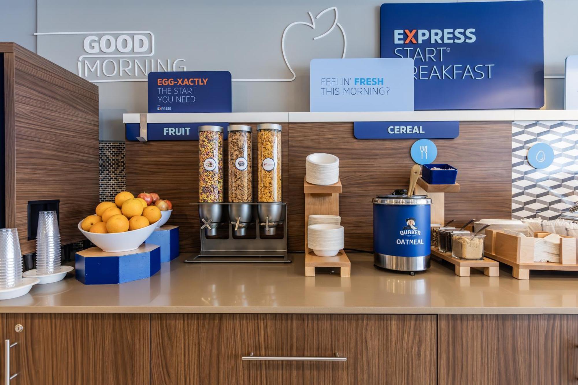 Express Toronto-north York By Ihg Hotel 3*