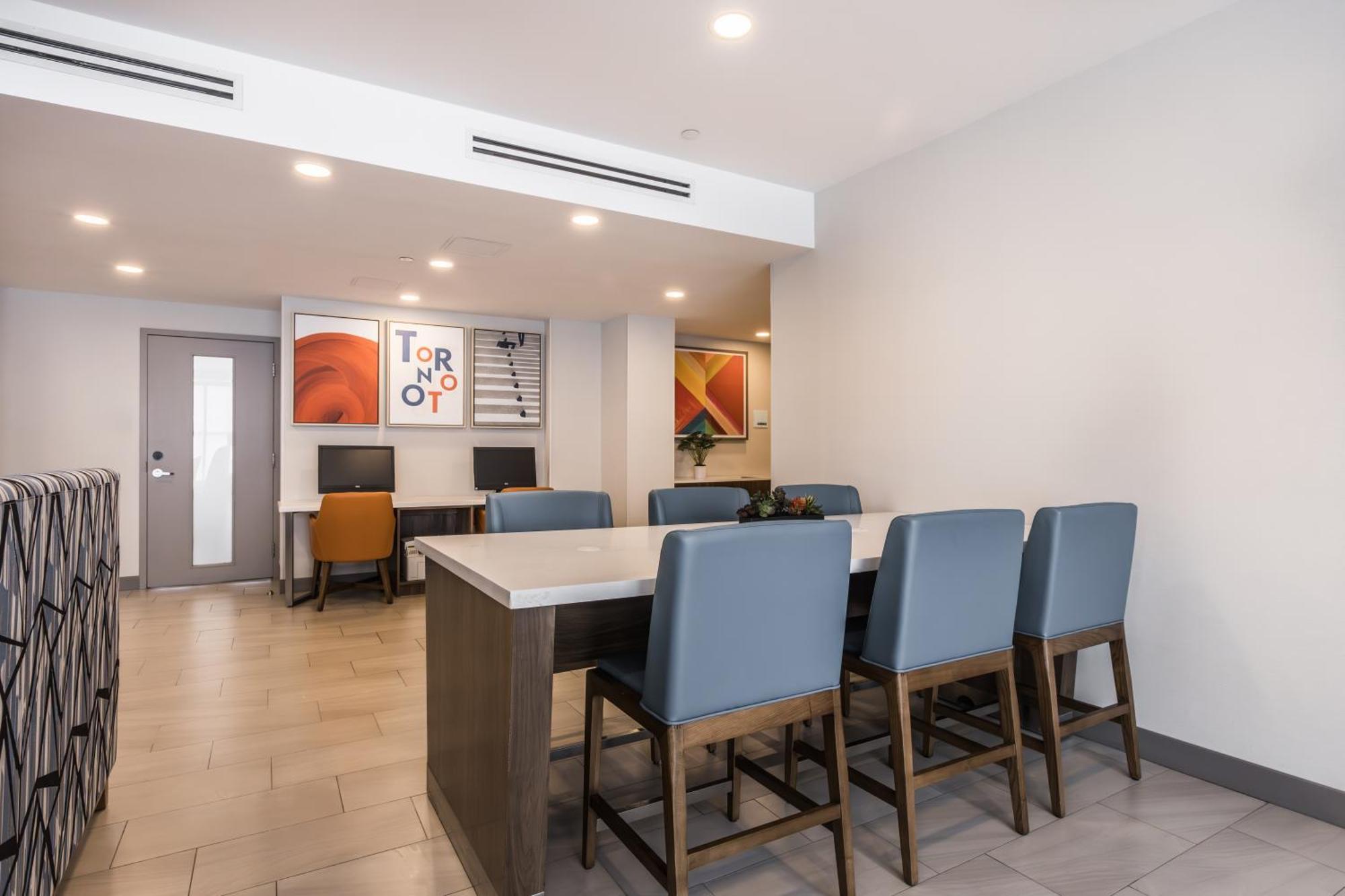 Express Toronto-north York By Ihg Hotel