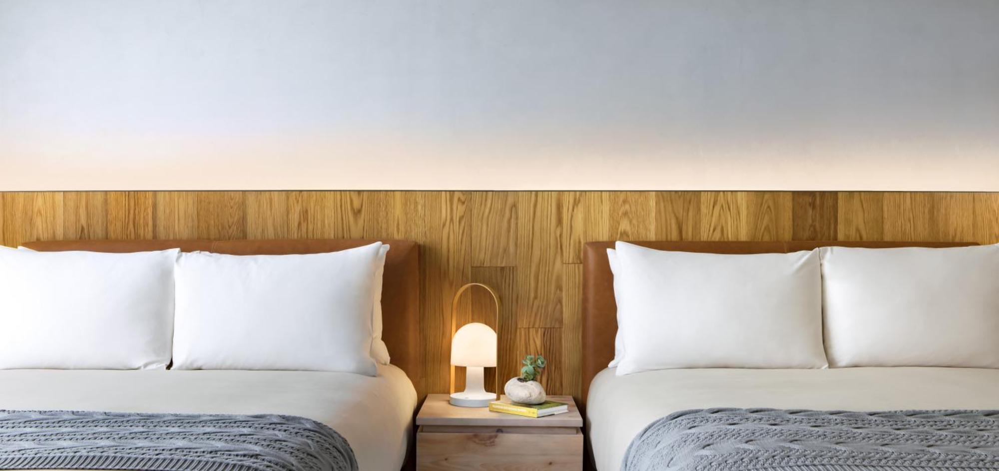 1 Hotel