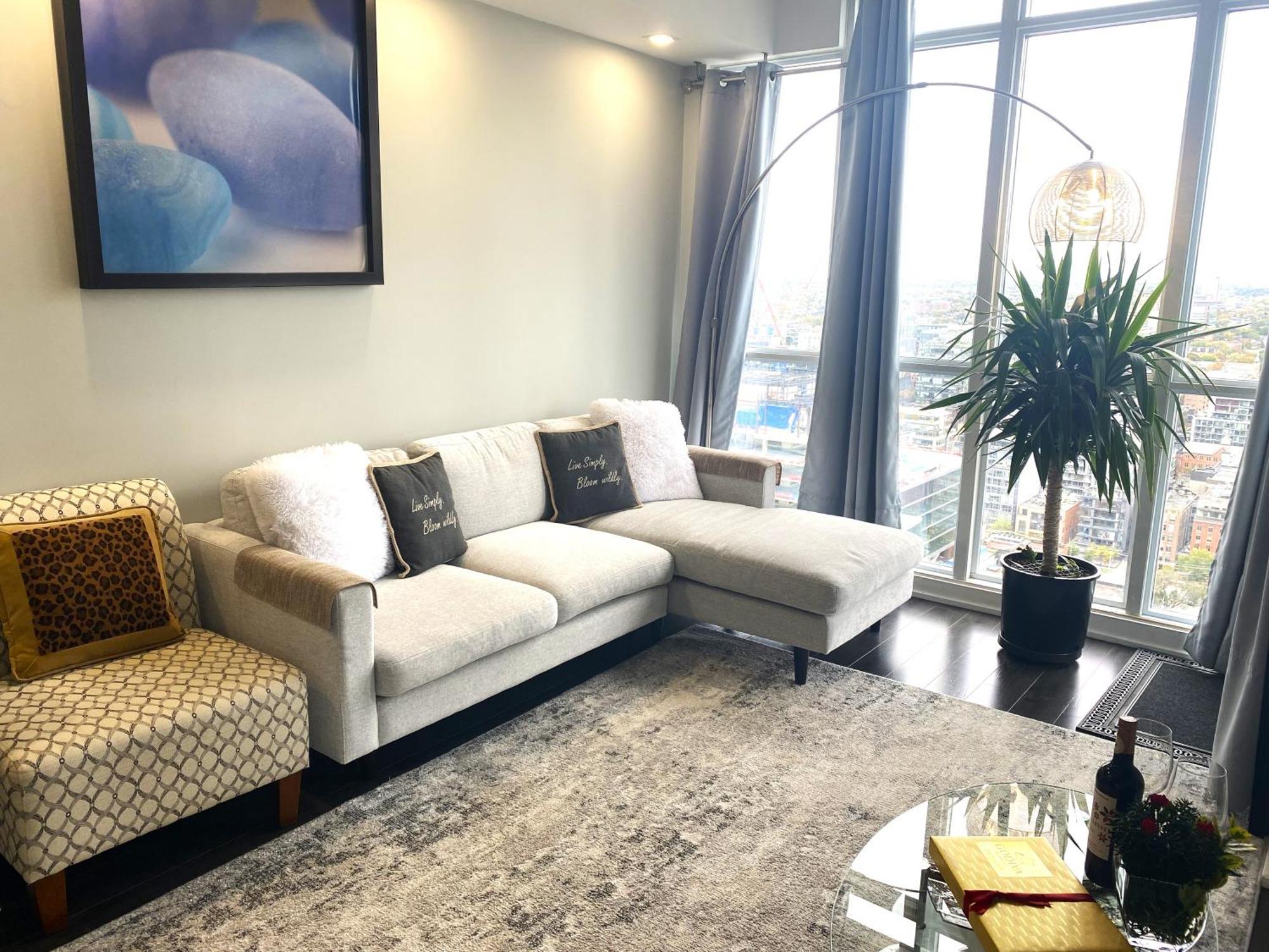 Apartment Tvhr - Luxury Condos In Heart Of Downtown Toronto