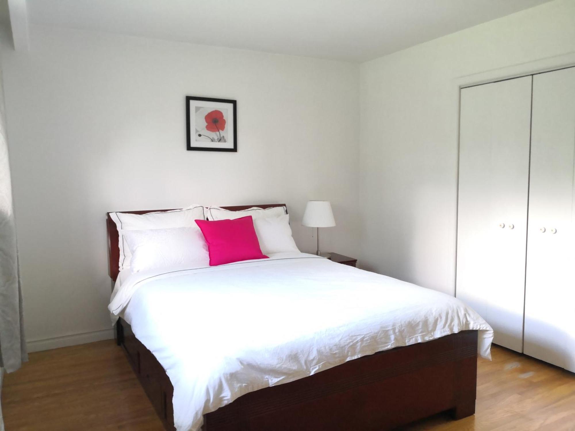 Spacious And Bright House * Toronto