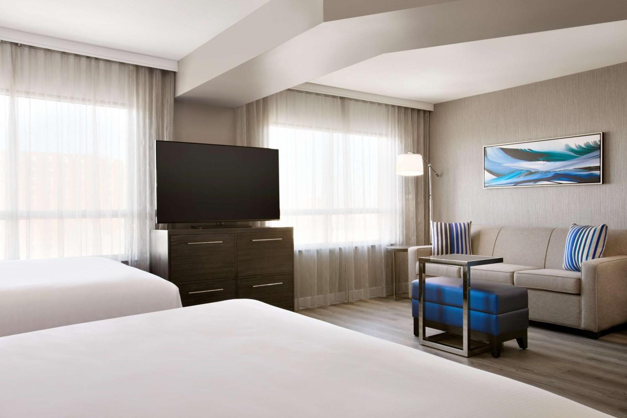 Hotel Embassy By Hilton Airport Toronto