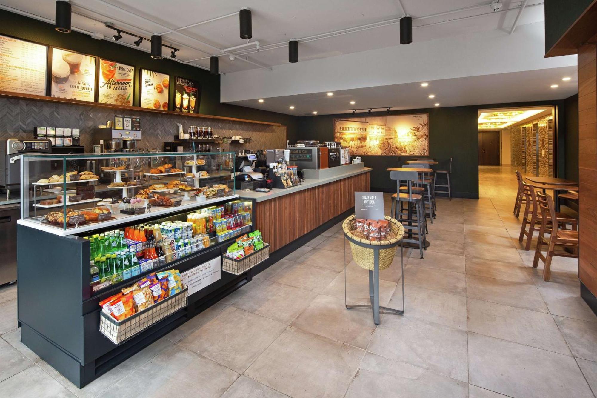 Hotel Doubletree By Hilton Airport, On
