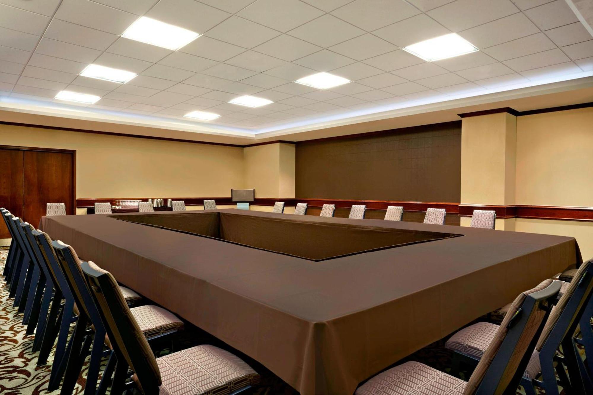 Hotel Sheraton Centre 4*