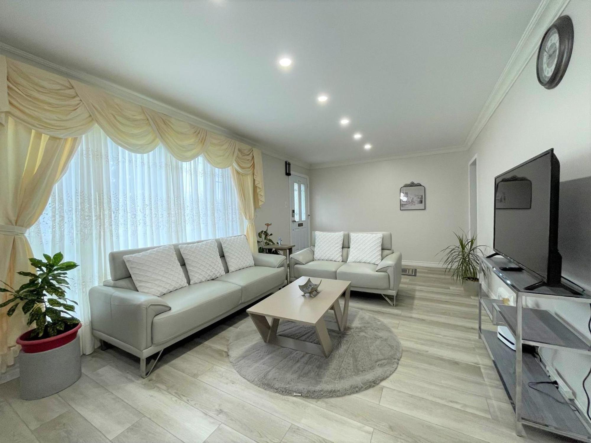 Holiday home Luxurious Cozy House In Bluffs With Lake View *