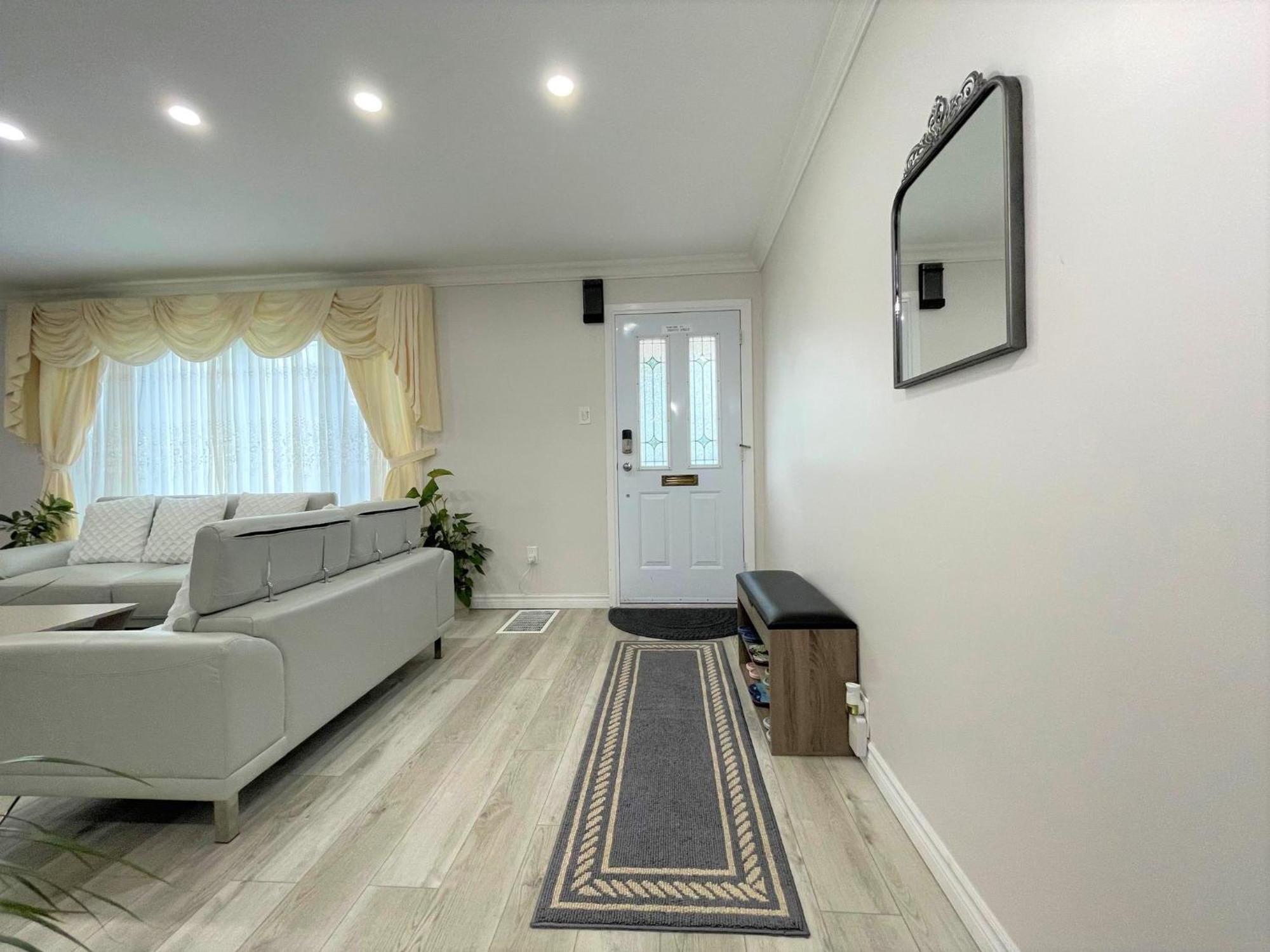 Holiday home Luxurious Cozy House In Bluffs With Lake View