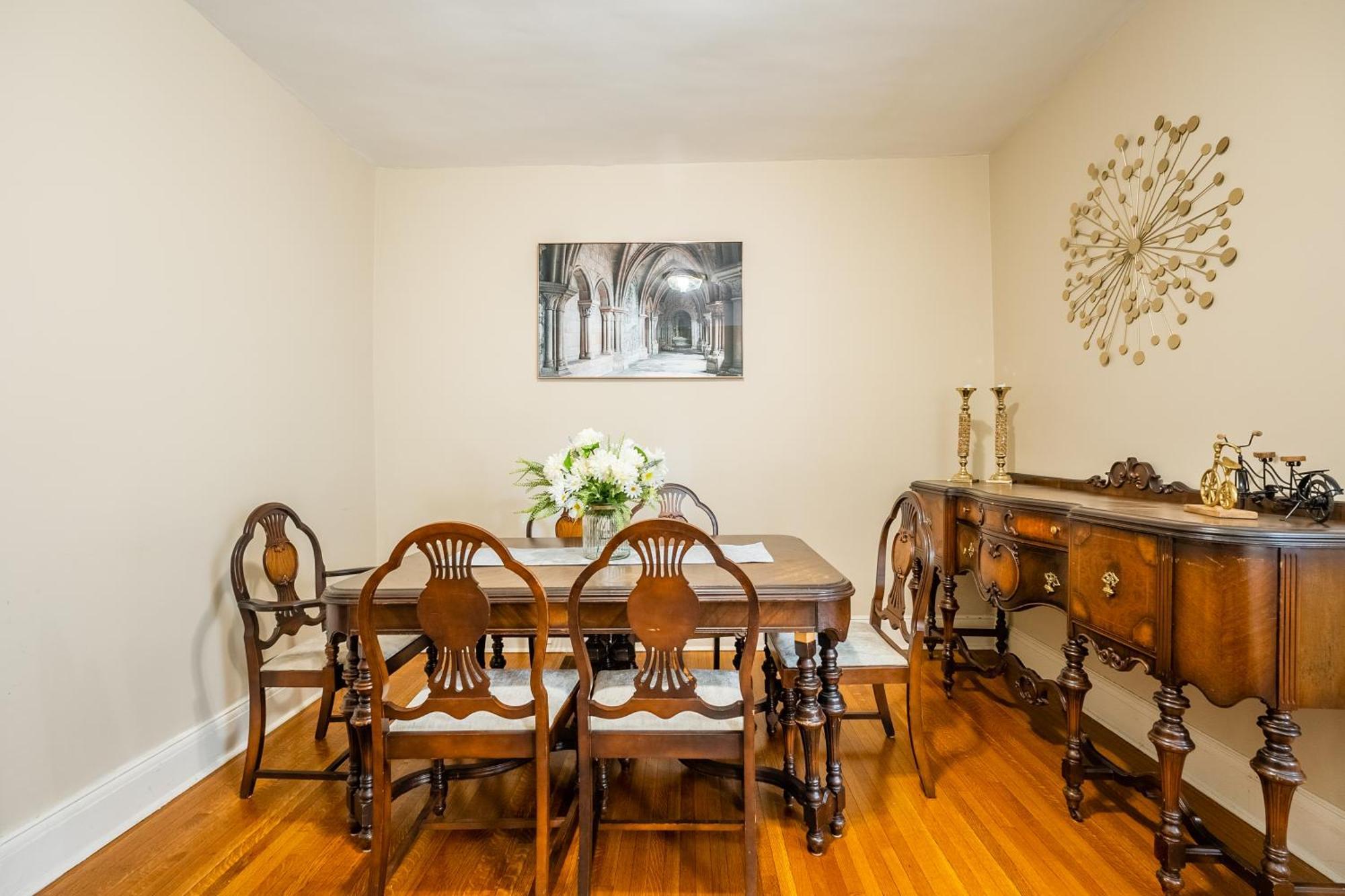 Cozy 5 Bedroom House In Downtown By Globalstay