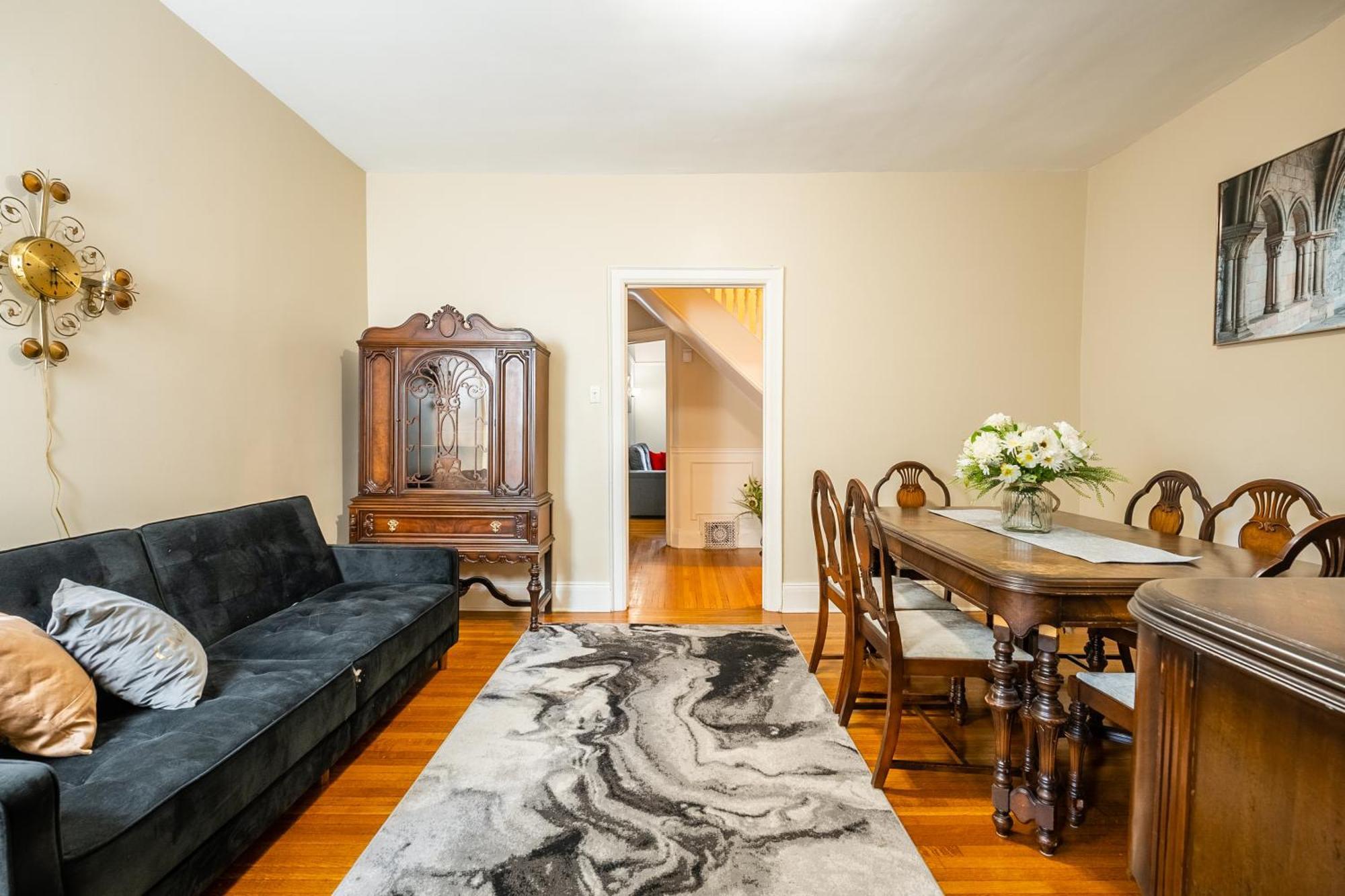 Guest house Cozy 5 Bedroom House In Downtown By Globalstay