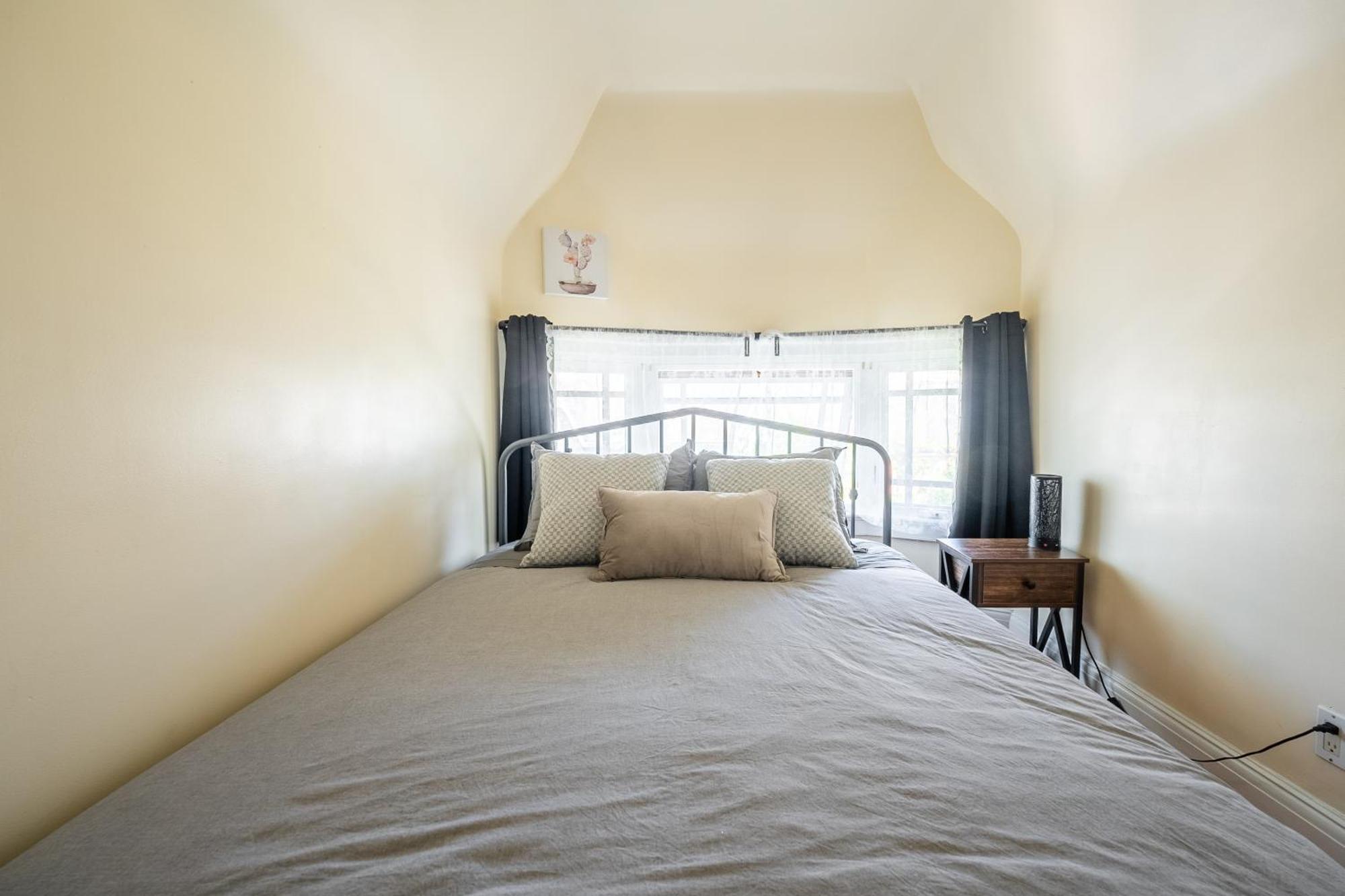 Cozy 5 Bedroom House In Downtown By Globalstay *
