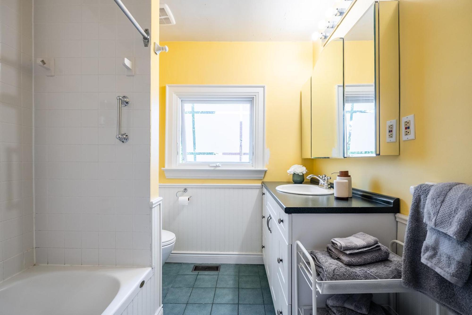 Cozy 5 Bedroom House In Downtown By Globalstay Guest house