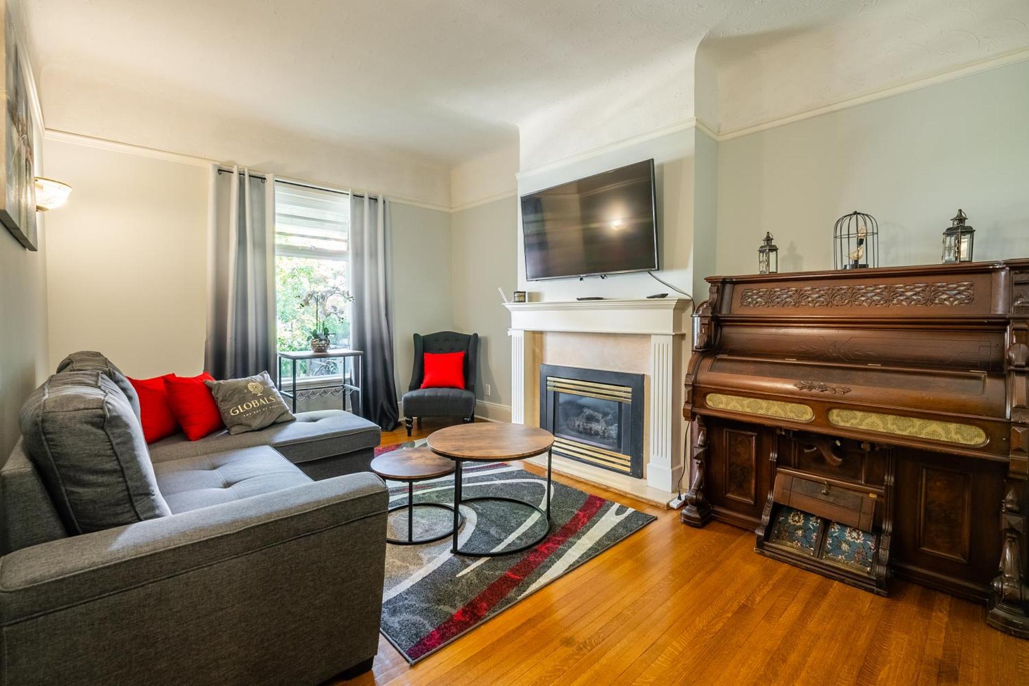 Guest house Cozy 5 Bedroom House In Downtown By Globalstay *