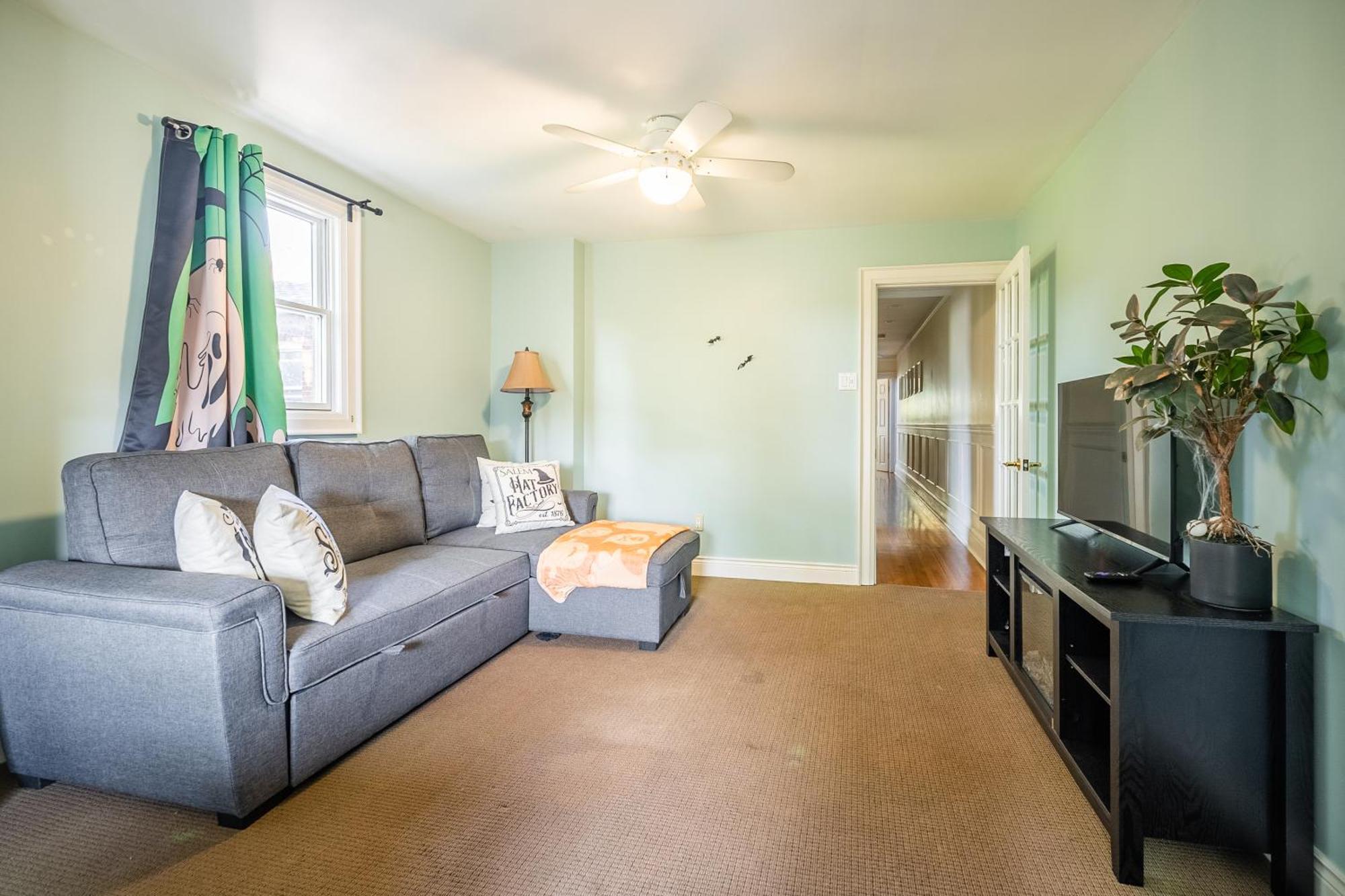 Cozy 5 Bedroom House In Downtown By Globalstay
