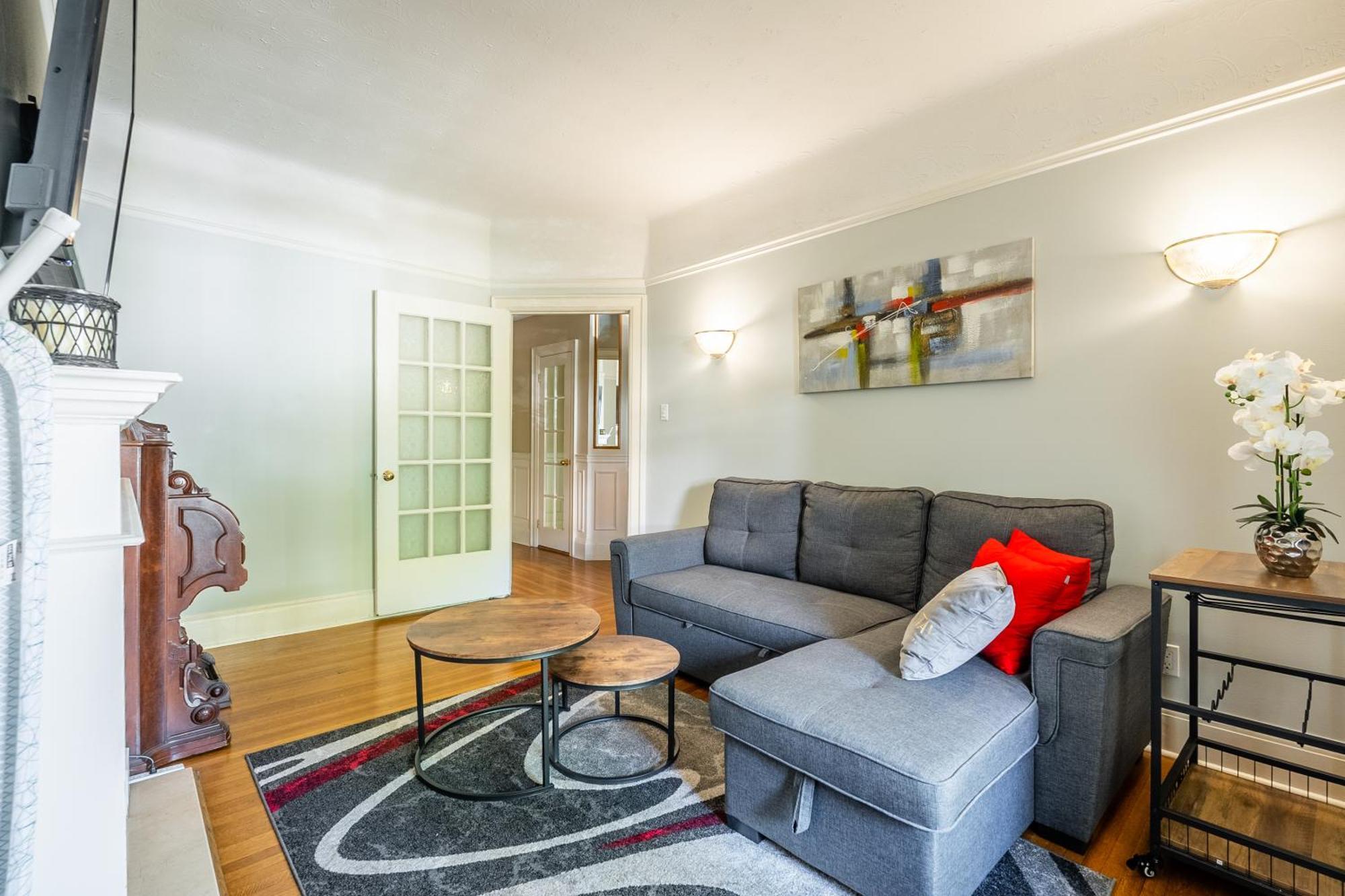 Cozy 5 Bedroom House In Downtown By Globalstay