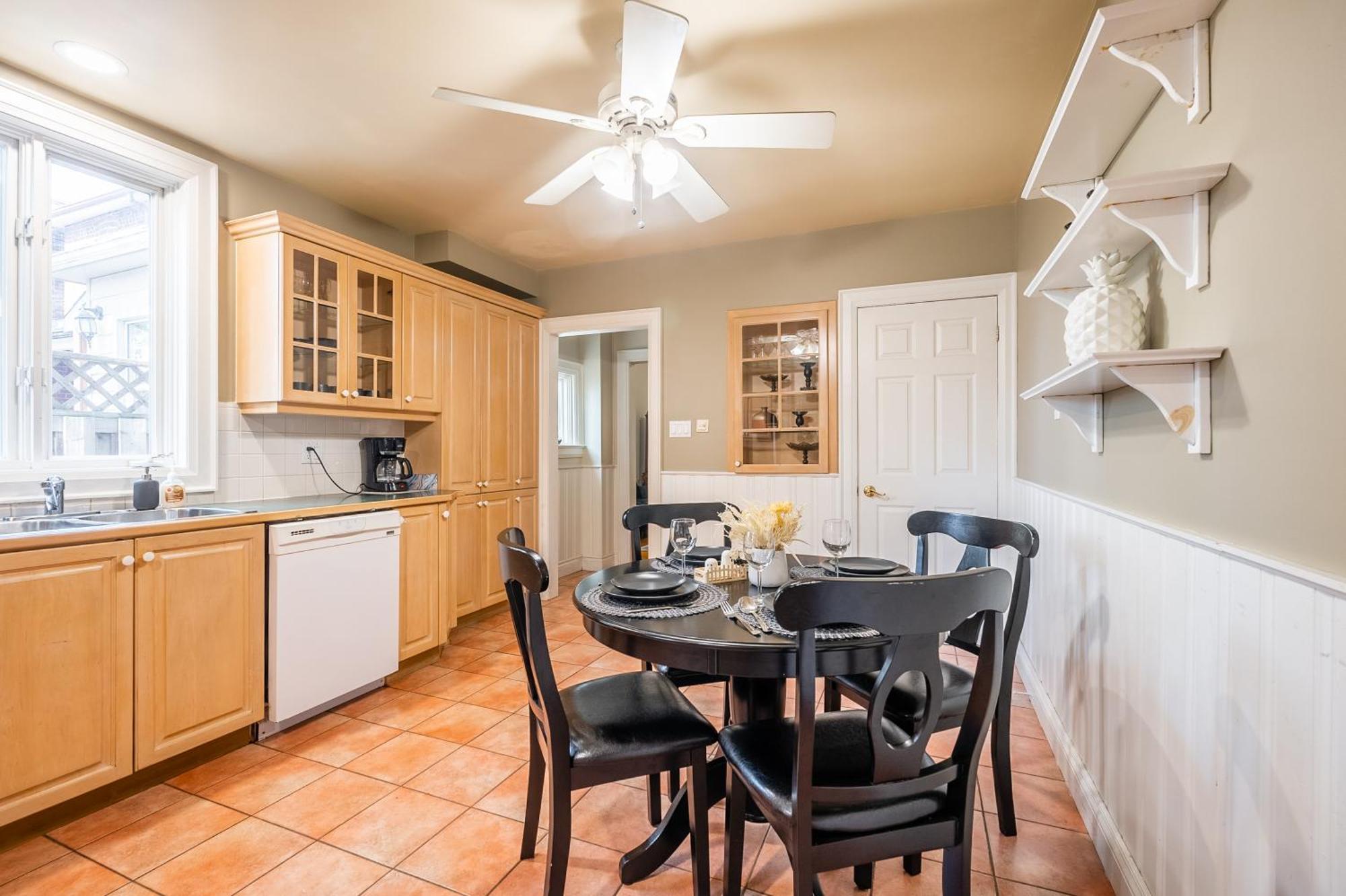 Guest house Cozy 5 Bedroom House In Downtown By Globalstay