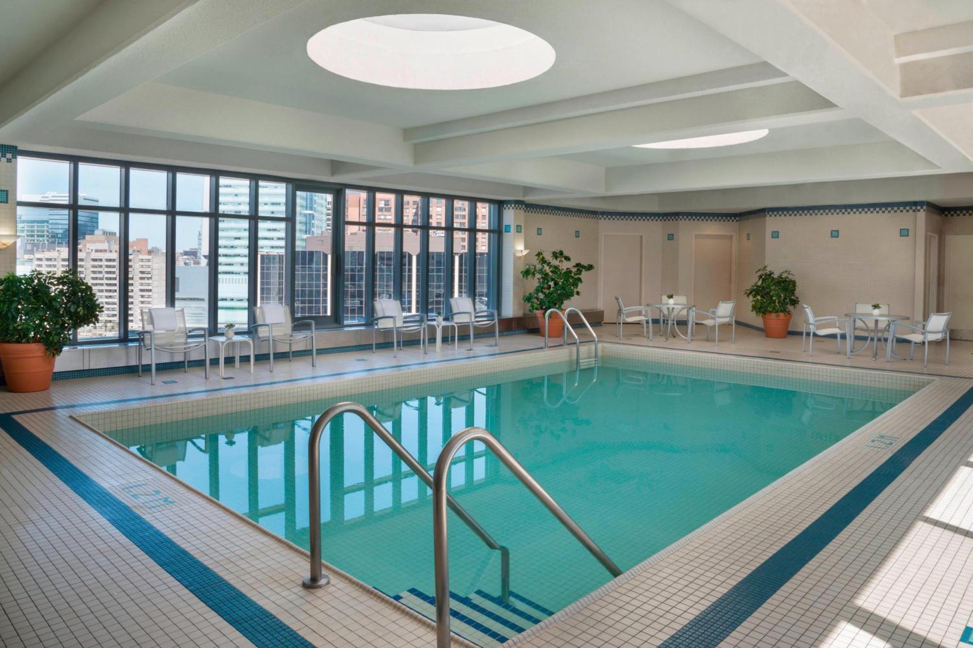 Hotel Marriott Downtown At Cf Eaton Centre 4*