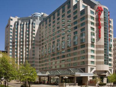 Marriott Downtown At Cf Eaton Centre Hotel 4*