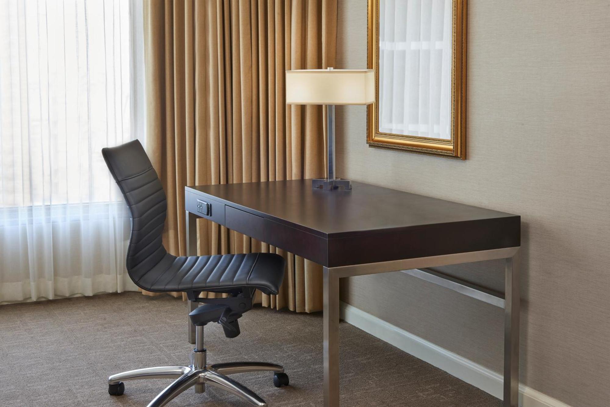Hotel Intercontinental Centre By Ihg 4*