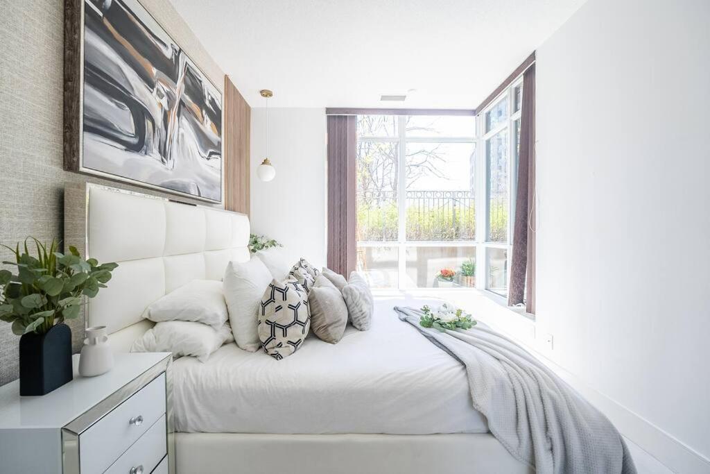Luxury With Private Terrace Downtown Apartment *