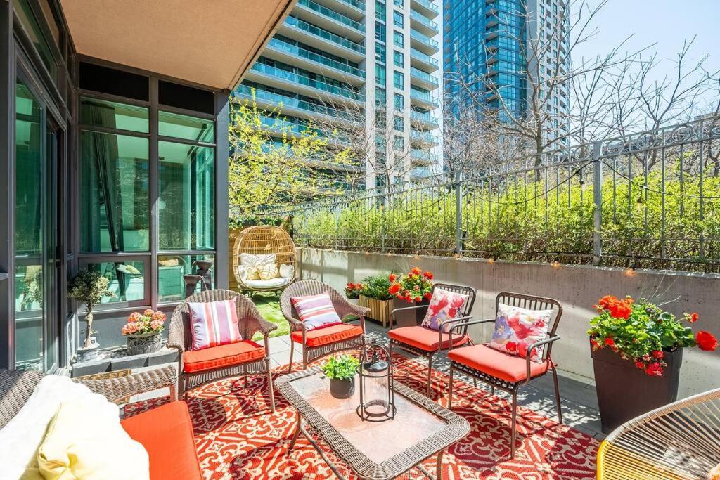 Luxury With Private Terrace Downtown Apartment Toronto