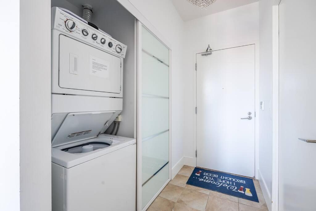 Luxury With Private Terrace Downtown Apartment
