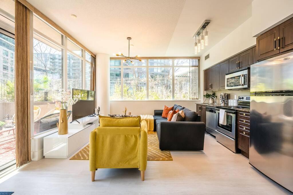 Luxury With Private Terrace Downtown * Toronto