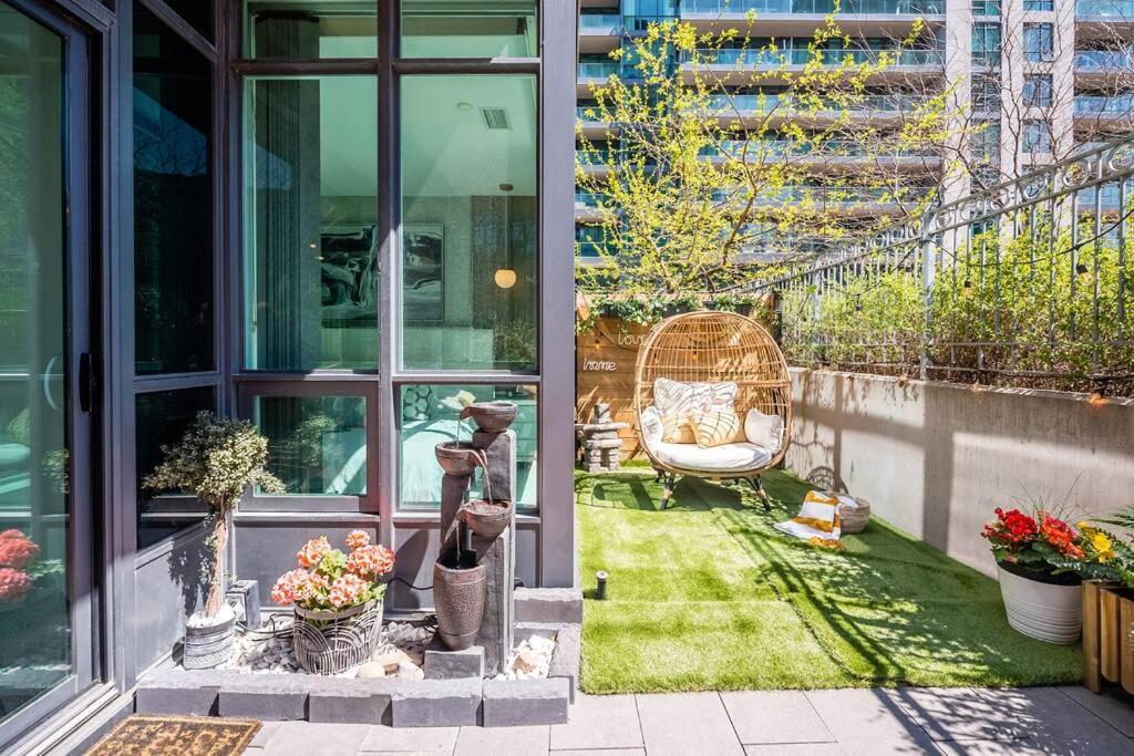 Luxury With Private Terrace Downtown Apartment Toronto