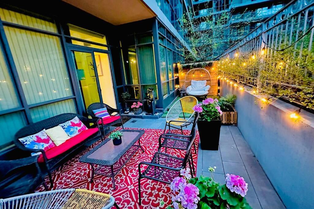 Luxury With Private Terrace Downtown Apartment *
