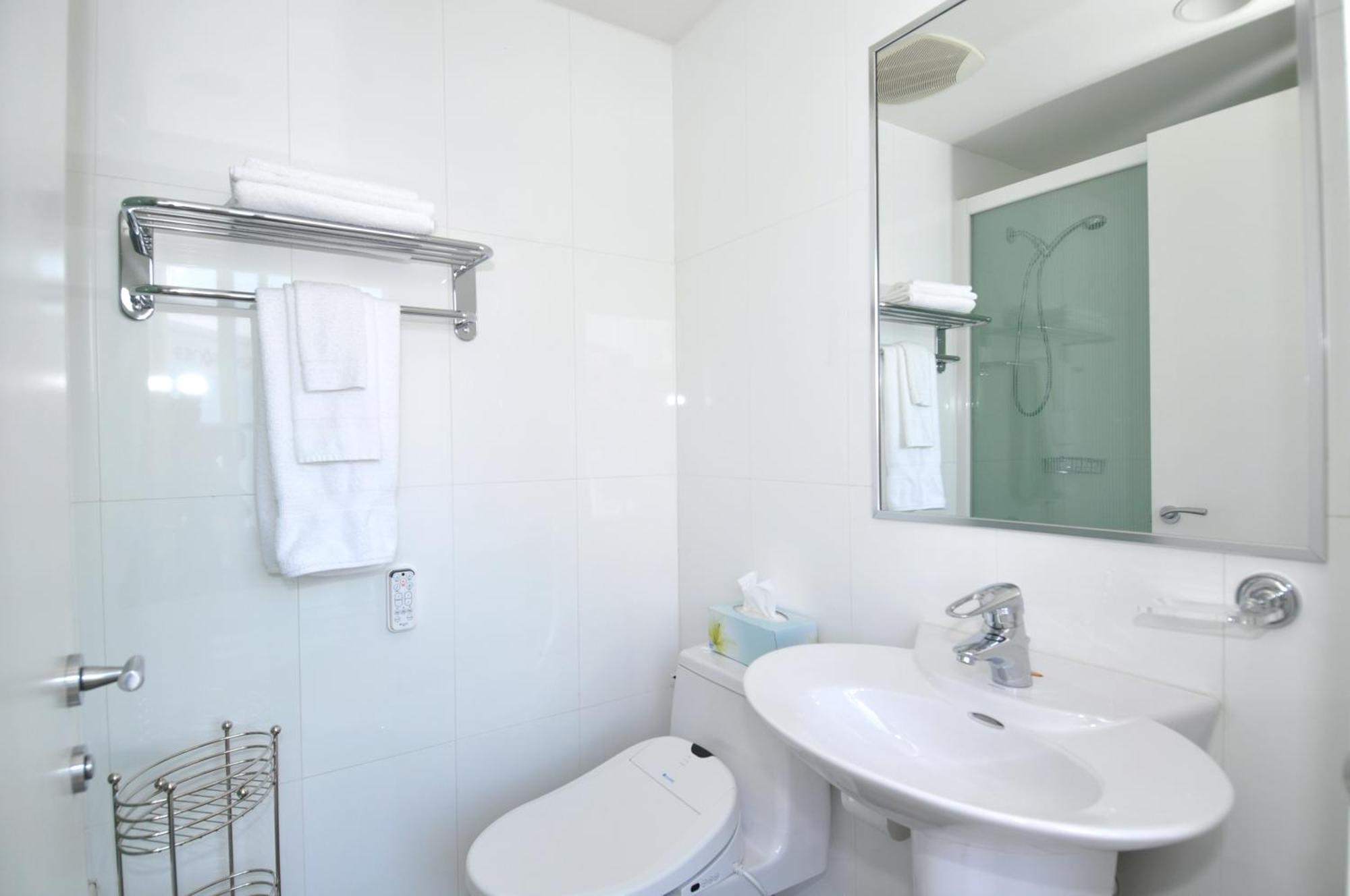 Hotel Yonge Furnished 2*