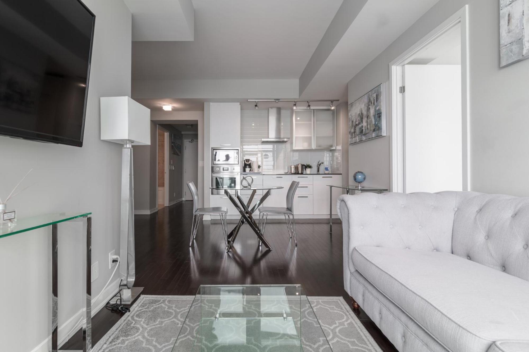 Apartment Mmg Executive - Views From The Toronto
