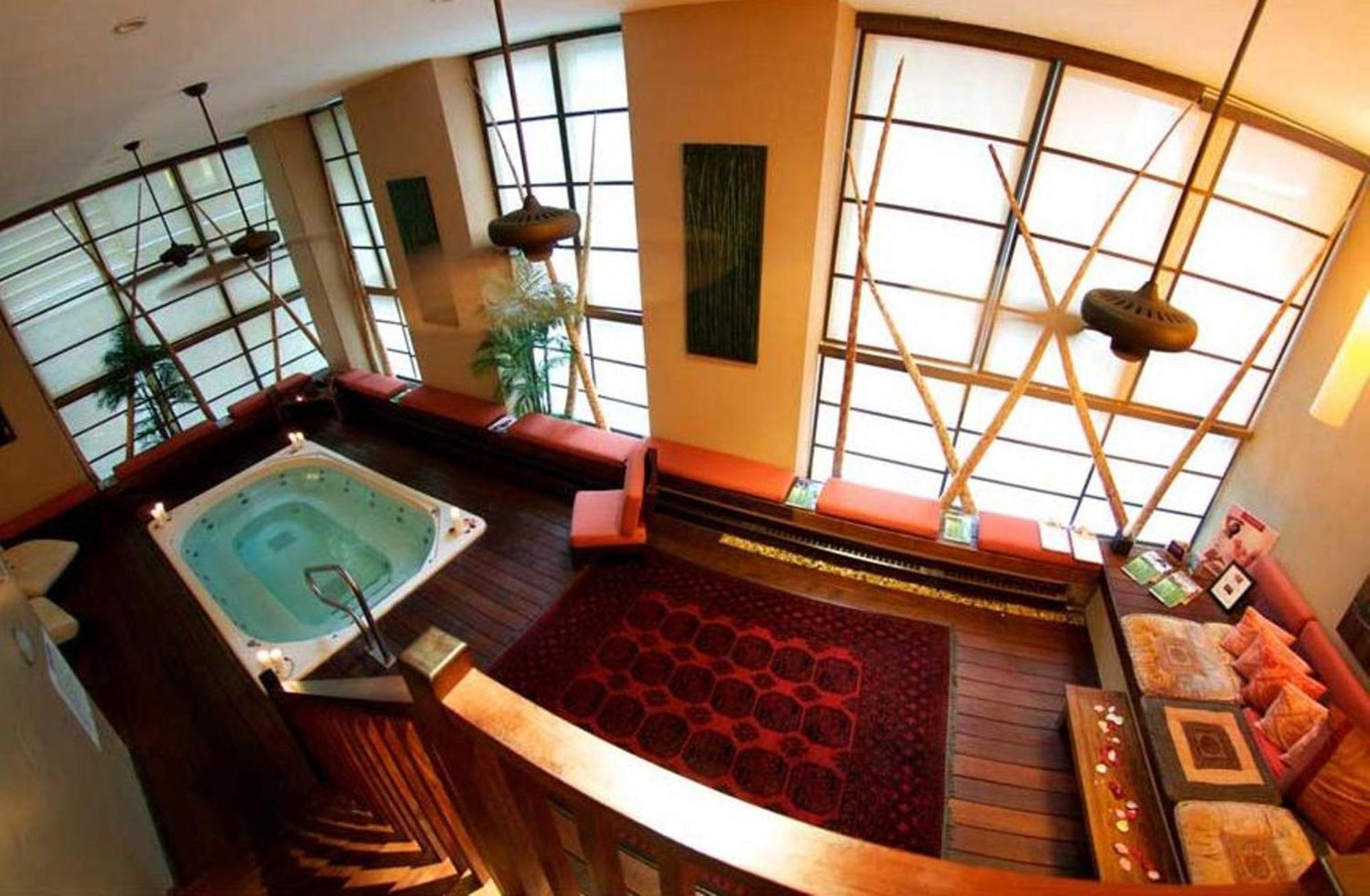 Hotel Executive Cosmopolitan 4*