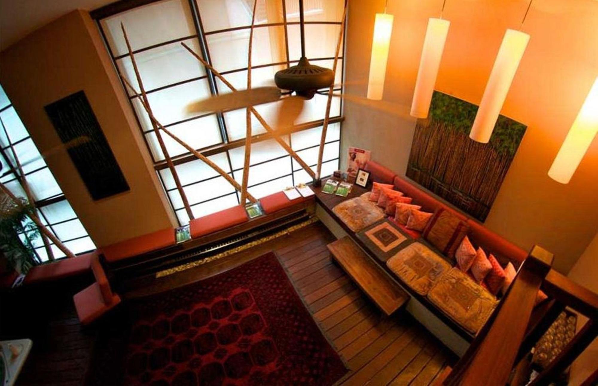 Executive Cosmopolitan Hotel 4*
