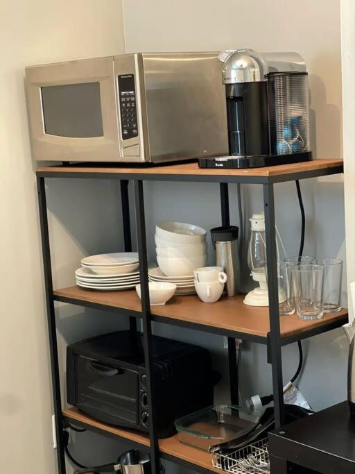 Superb Spacious Loft Old Near Distillery District Apartment