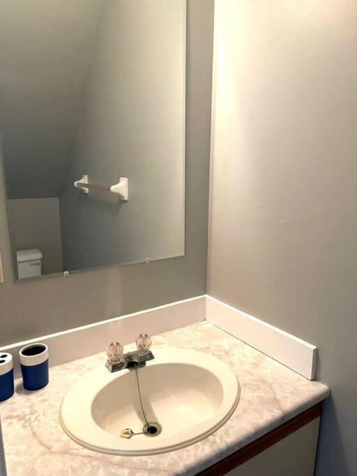 Superb Spacious Loft Old Near Distillery District Toronto