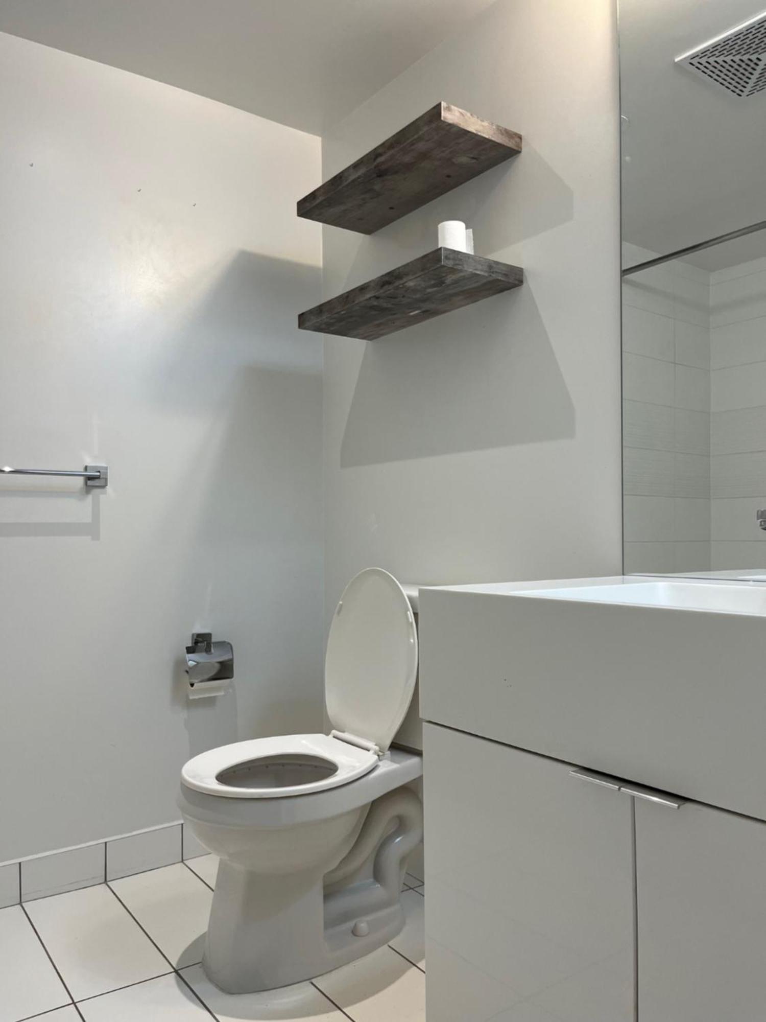 Axiom Apartment *