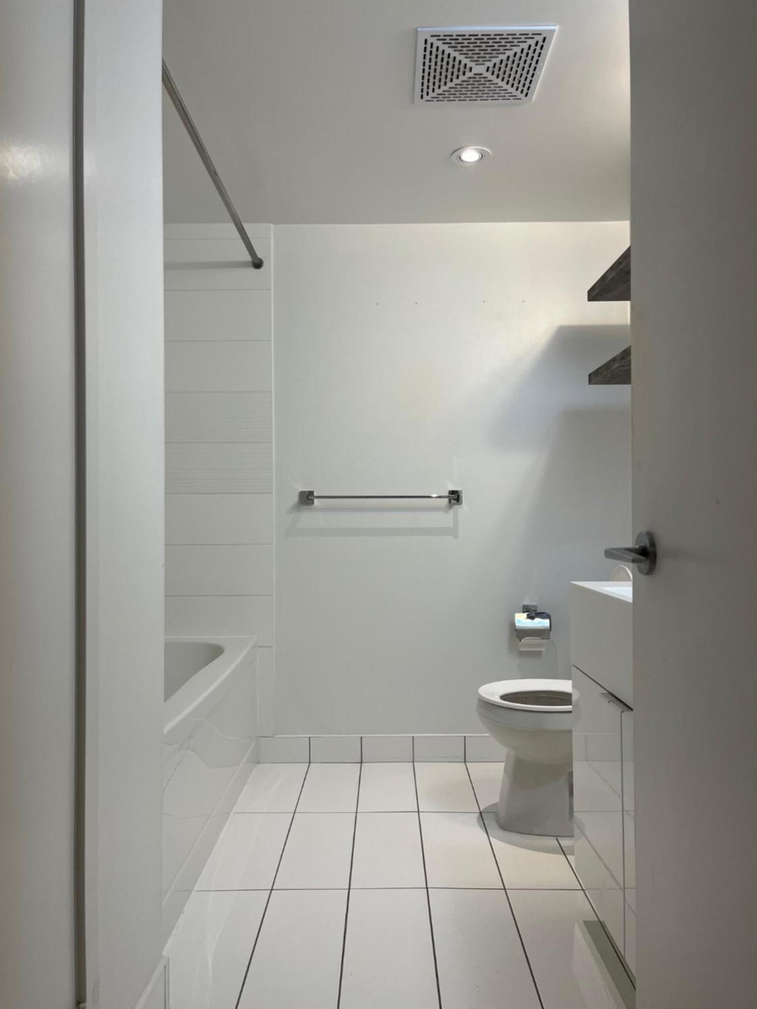Axiom Apartment *