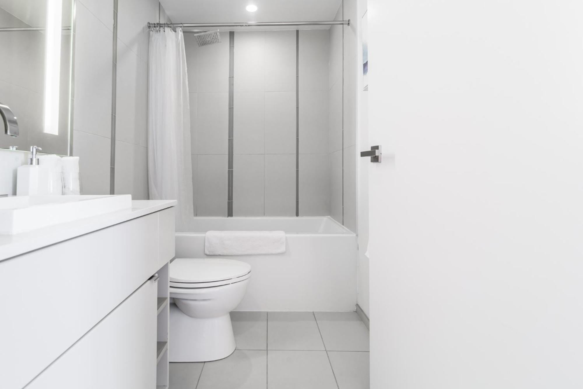 Premium 39th Fl - City View Apartment