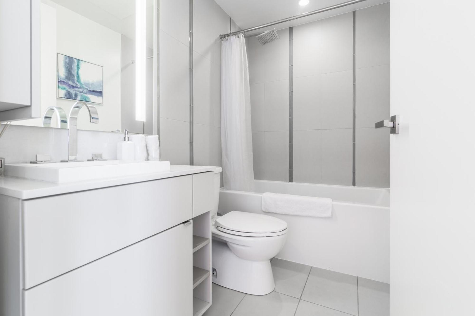Premium 39th Fl - City View Apartment *