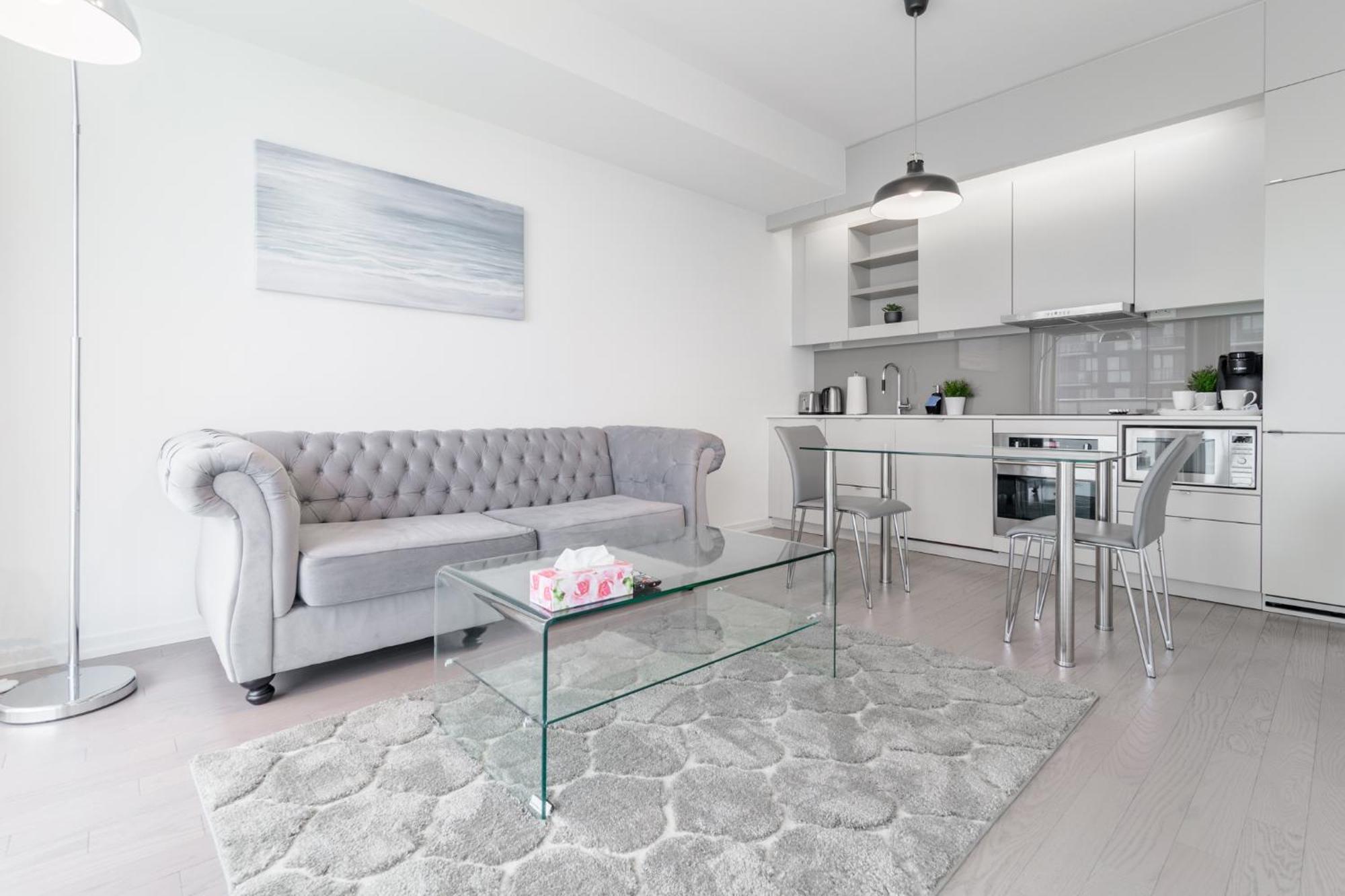 Premium 39th Fl - City View Apartment *