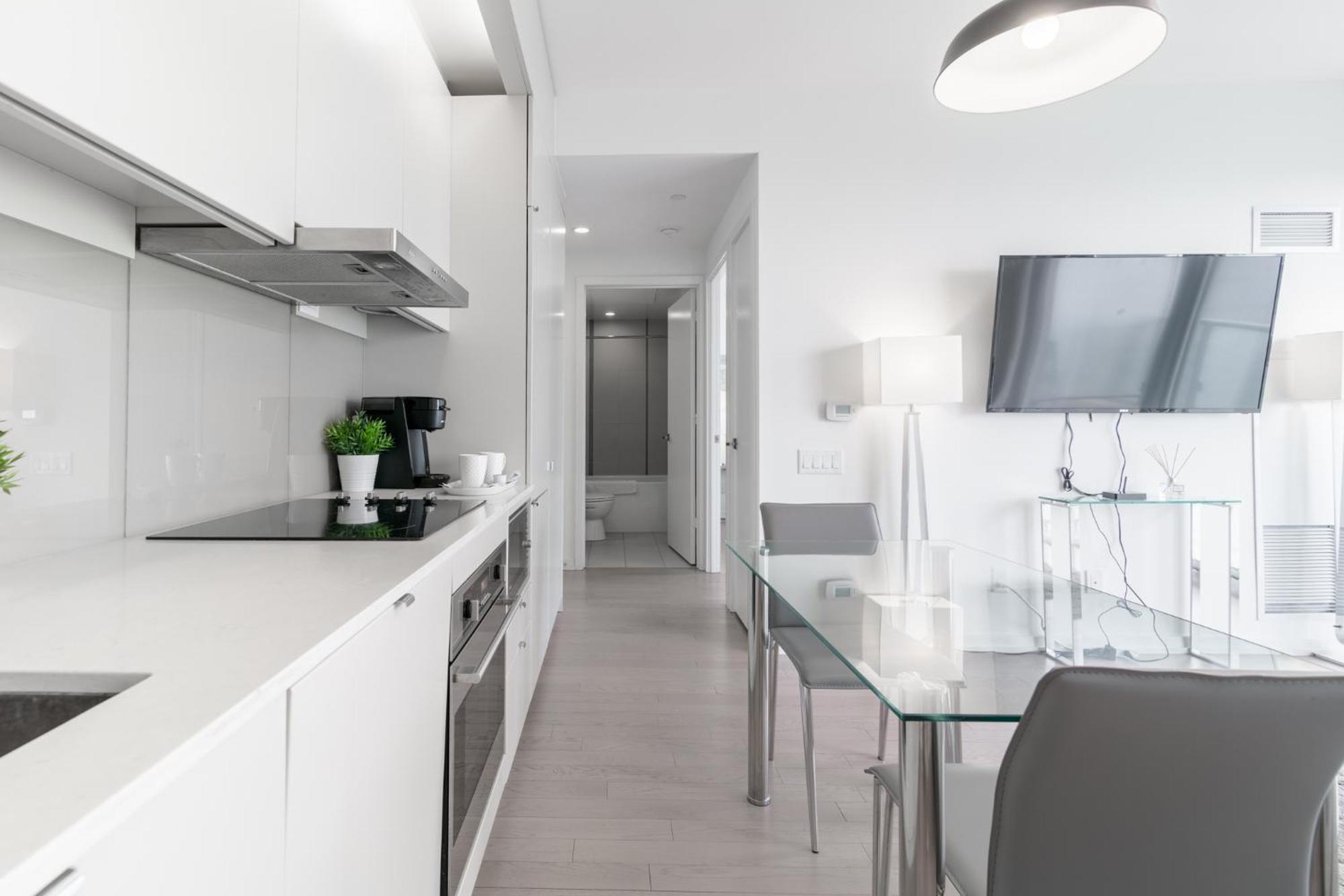 Premium 39th Fl - City View Apartment *