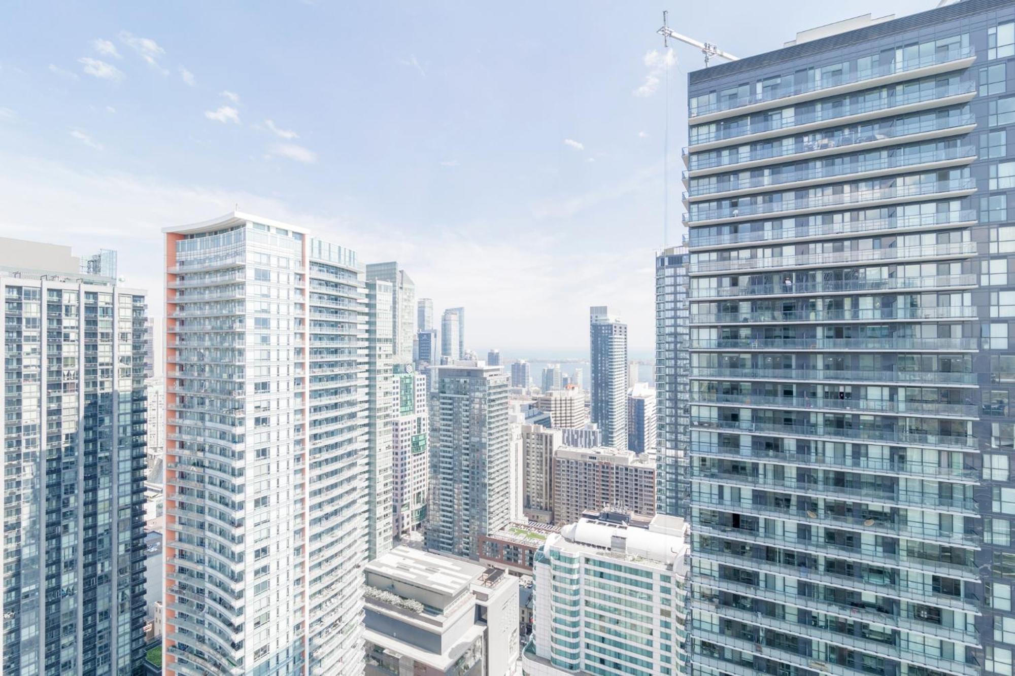 Premium 39th Fl - City View Apartment *