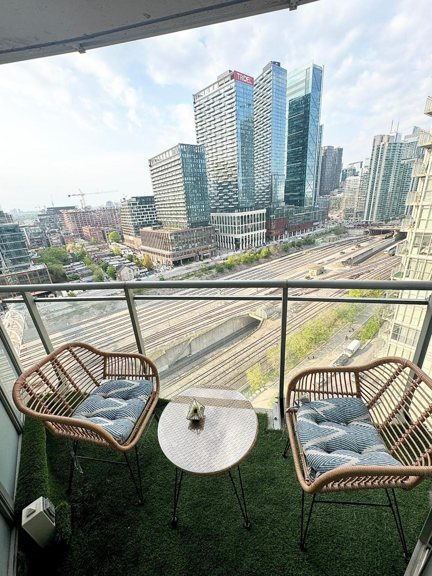 Fully Furnished Lux 1bed Apartment *